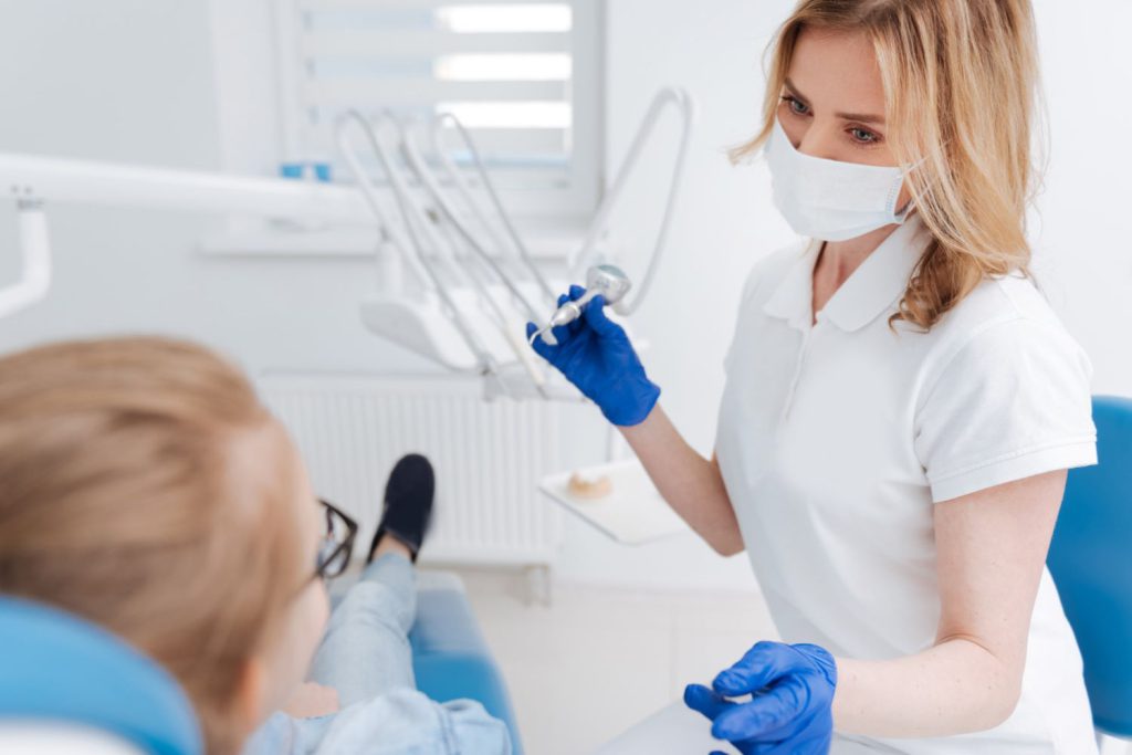 Jeśli szukasz specjalisty w zakresie leczenia kanałowego, w Poznaniu znajdziesz wiele gabinetów stomatologicznych, które oferują ten rodzaj usługi