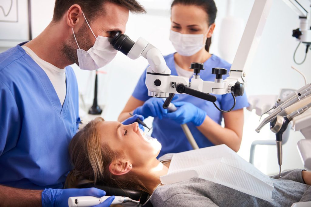 Endodontyczna terapia kanałowa ma wiele korzyści dla pacjentów