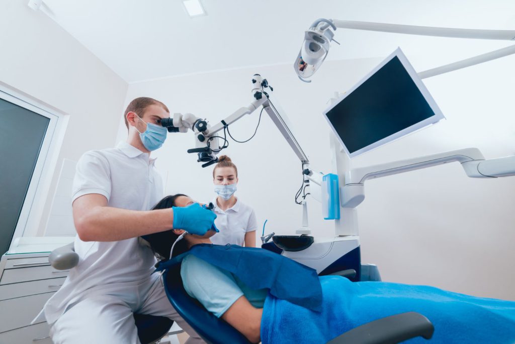 Stomatologia stale się rozwija i wprowadza nowe technologie, które pozwalają na jeszcze dokładniejsze leczenie zębów